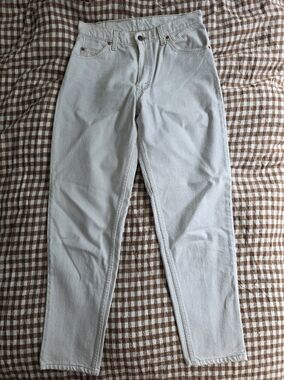 Rare 90's Vintage Orange Tab Levi's 550 Off-White Tapered Fit Jeans